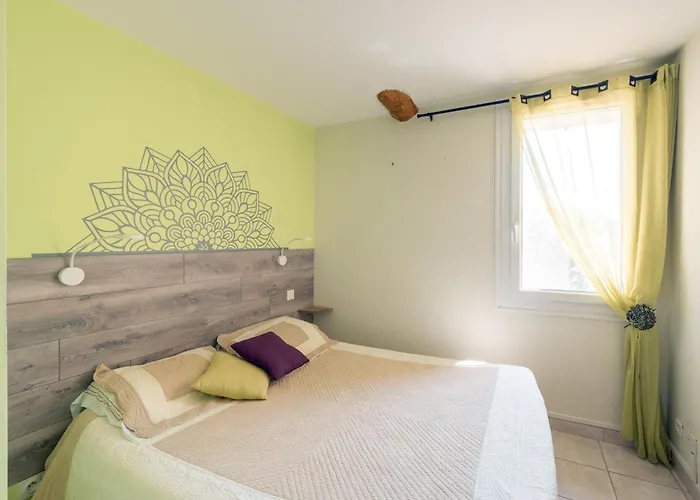 Soleil Levant 4 A 5 Personnes 度假居